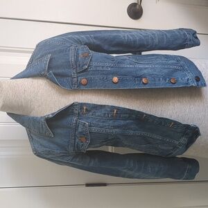 Madewell classic denim jacket. XS